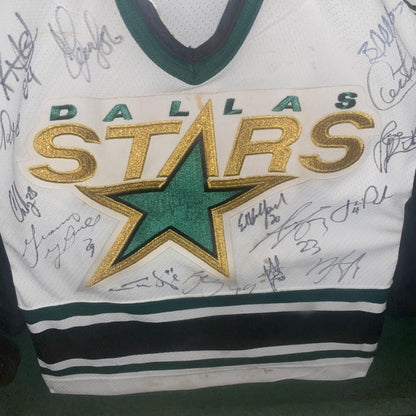 Dallas Stars 1998-99 Vintage Stanley Cup Team Signed Framed Jersey with Mike Modano Signed Puck