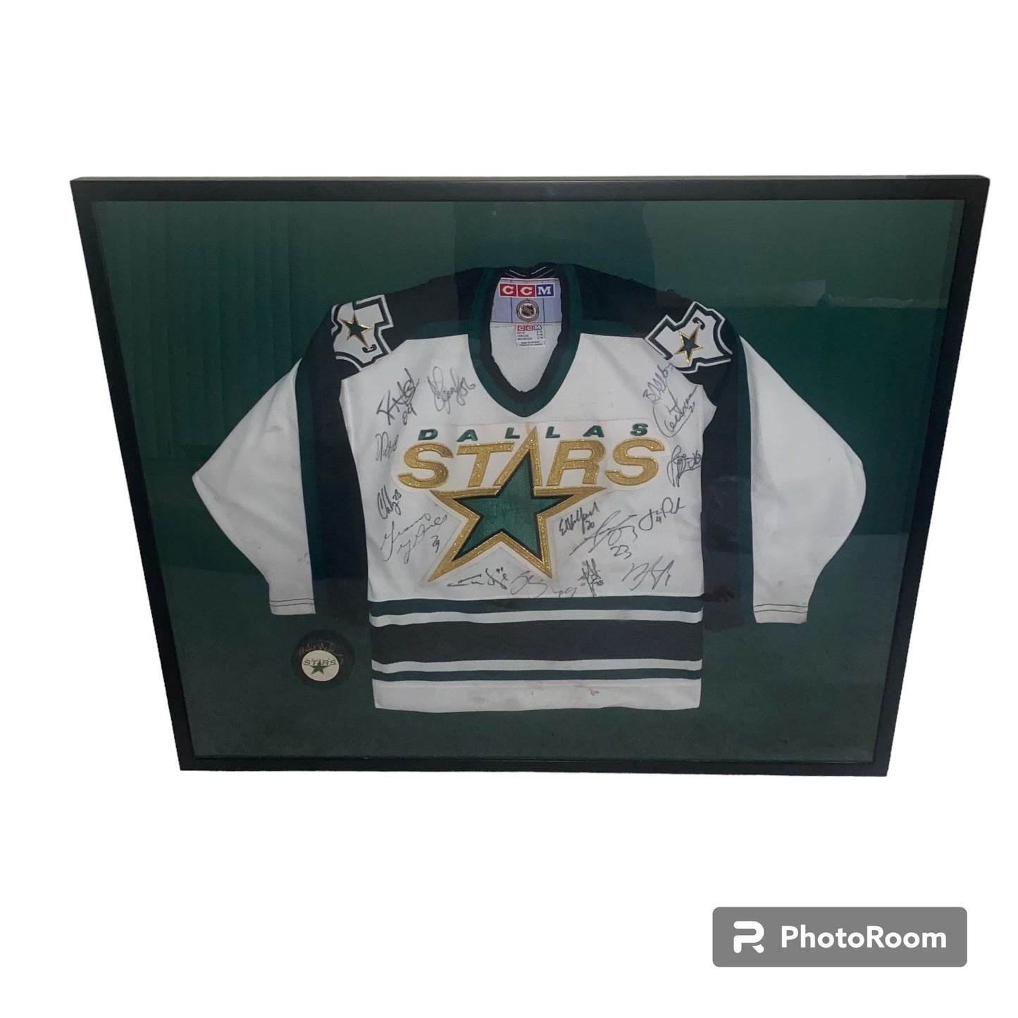 Dallas Stars 1998-99 Vintage Stanley Cup Team Signed Framed Jersey with Mike Modano Signed Puck